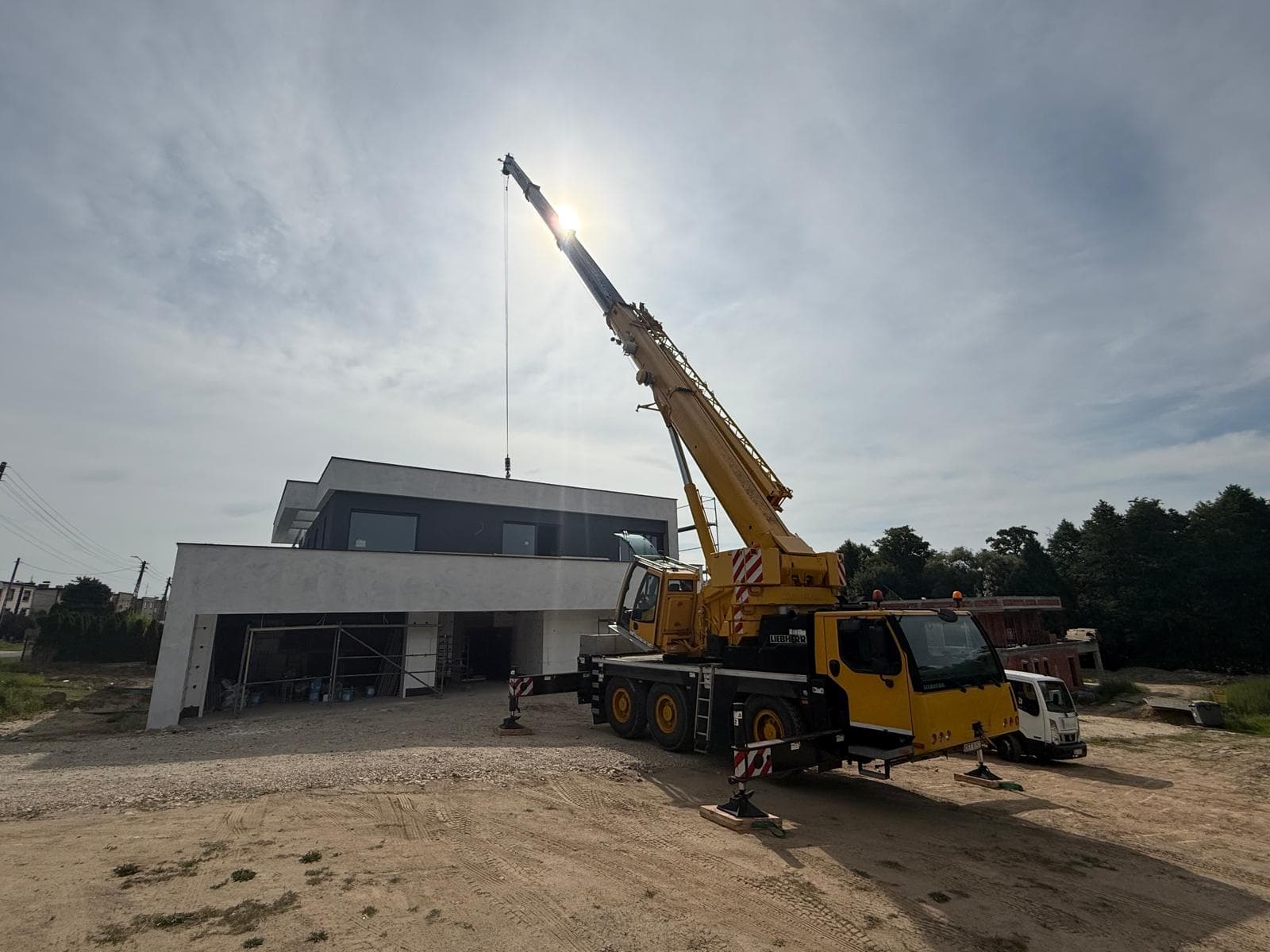 Podawanie Kamienia żwirowego na dach w Toszku